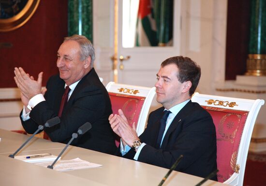 Dmitry Medvedev meets with Sergei Bagapsh