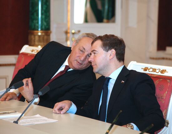 Dmitry Medvedev and Sergei Bagapsh