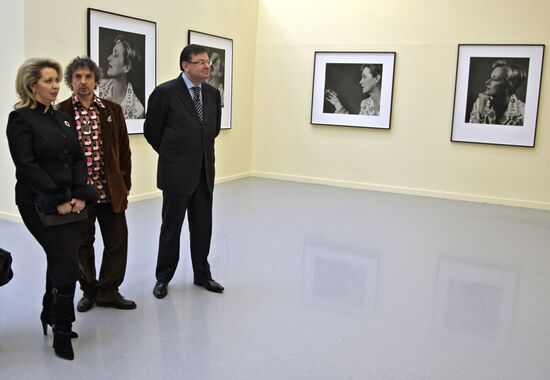 Svetlana Medvedeva attends Sergei Bermenyev's photo exhibition