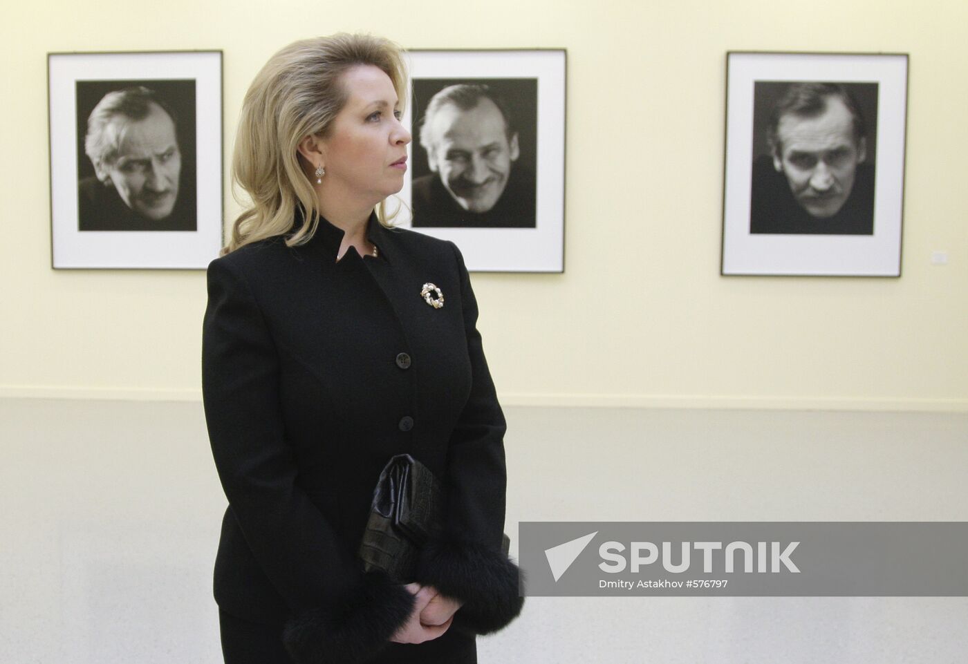 Svetlana Medvedeva attends Sergei Bermenyev's photo exhibition
