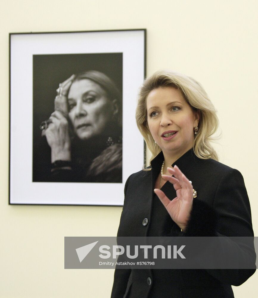 Svetlana Medvedeva attends Sergei Bermenyev's photo exhibition