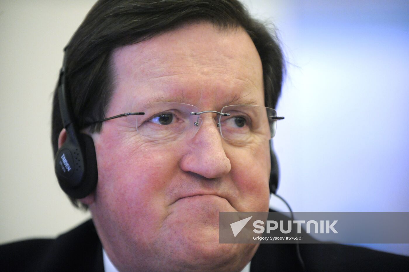 Former UK defense secretary George Robertson delivers lecture
