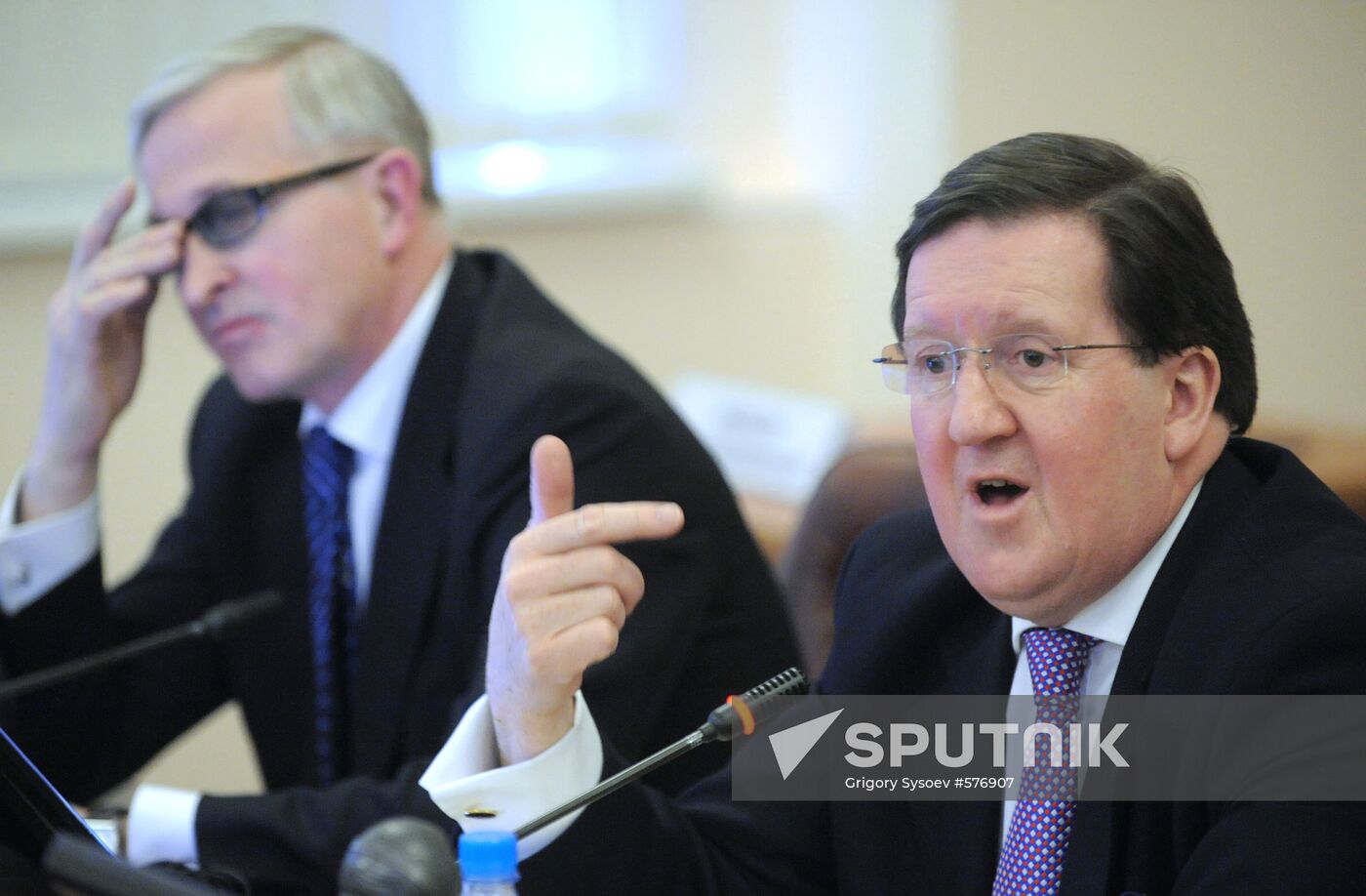 Alexander Shokhin and George Robertson