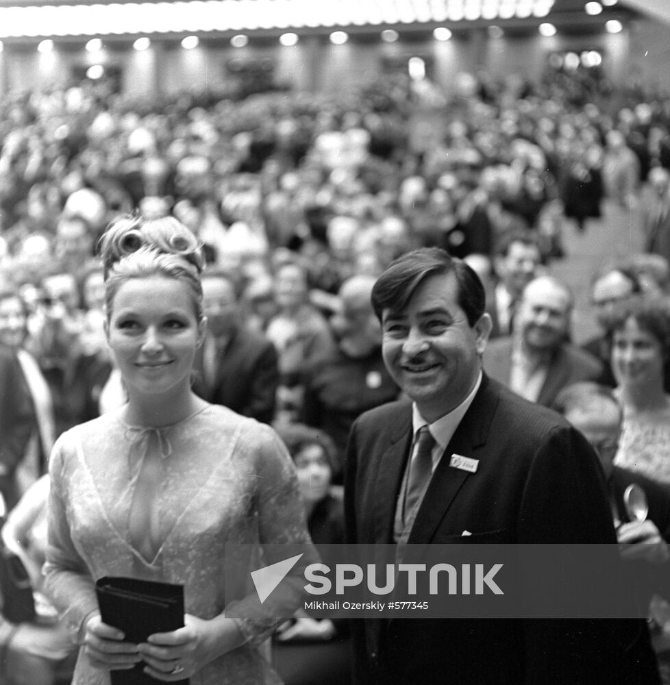Marina Vlady and Raj Kapoor