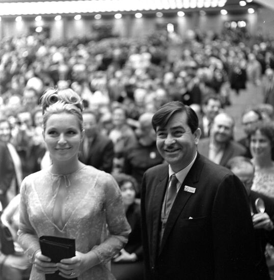 Marina Vlady and Raj Kapoor