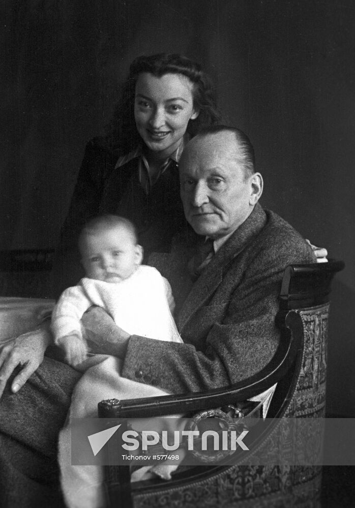 Alexander Vertinsky with family