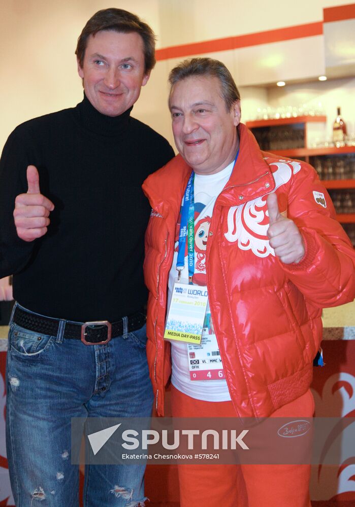 Wayne Gretzky, Gennady Khazanov