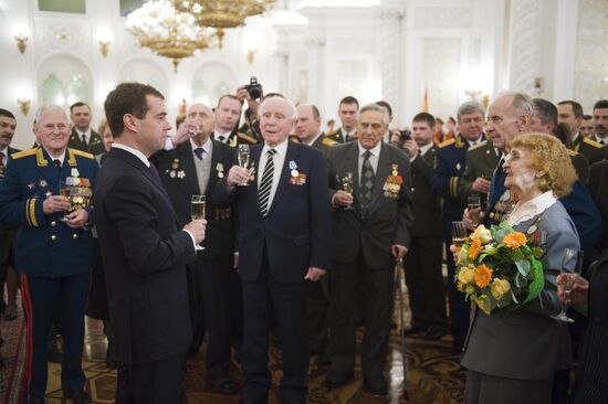 Dmitry Medvedev presents state awards to WWII veterans