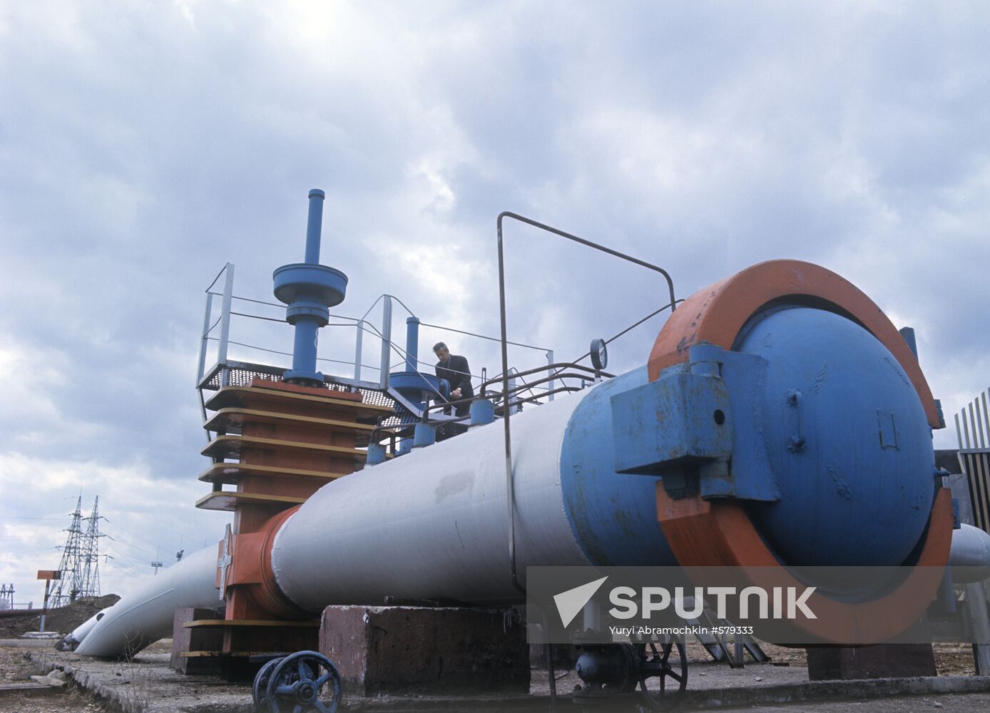 Head structure of Druzhba oil pipeline at zero kilometer