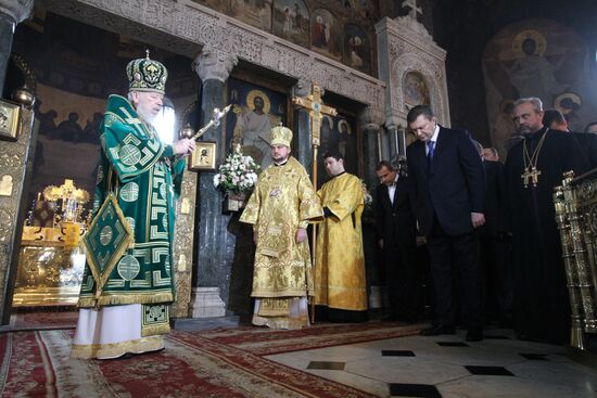 Metropolitan Volodymyr blesses Viktor Yanukovych