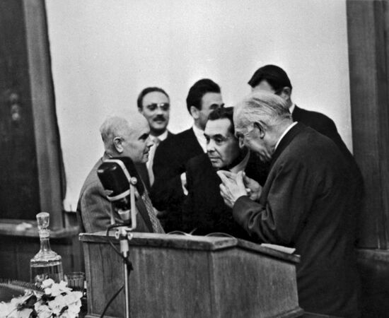 Niels Bohr visits MSU