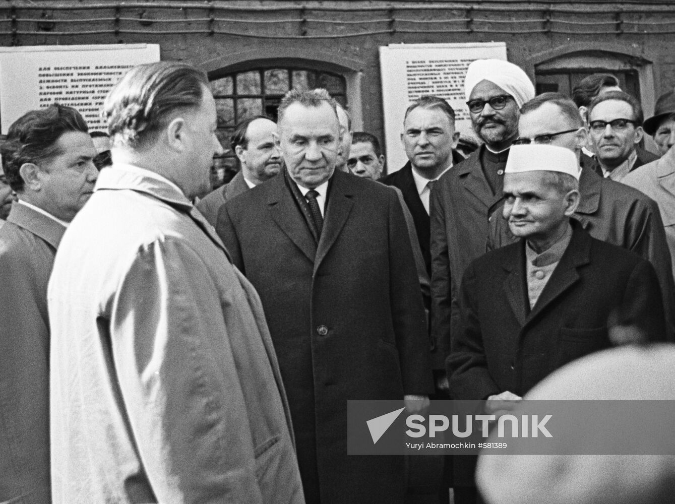 Lal Bahadur Shastri and Alexei Kosygin