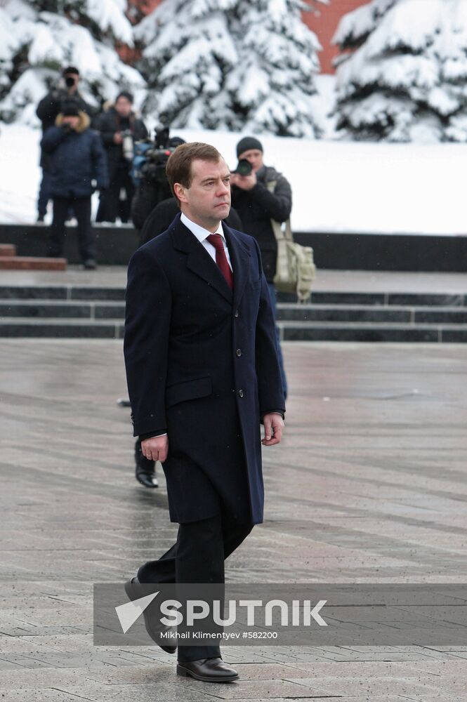 Dmitry Medvedev at Eternal Flame lighting ceremony