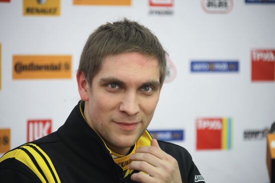 Behind Steering Wheel all-stars car race