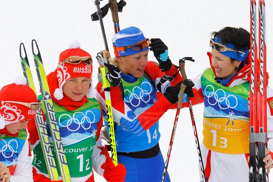 Russians win gold in biathlon