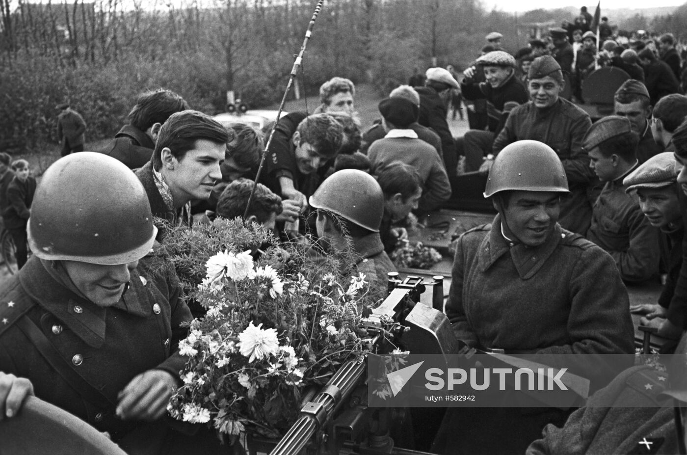 Soviet troops returning from Czechoslovakia