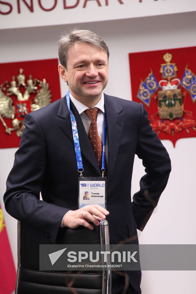 Gordon Campbell and Anatoly Pakhomov