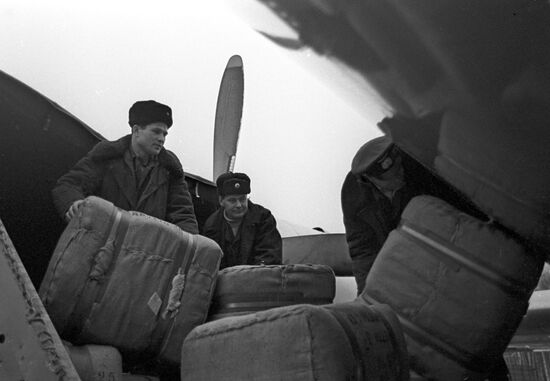 Loading cargo at Sheremetyevo International Airport