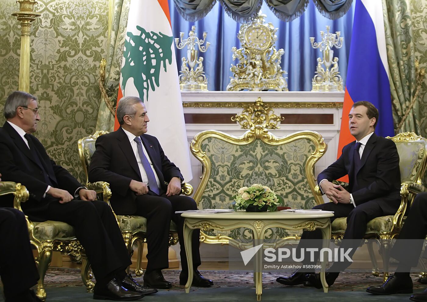 Dmitry Medvedev meets with Michel Suleiman