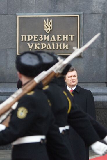 Military honors ceremony for Ukrainian President