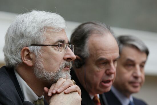 Jean de Gliniasty, Frederic Mitterrand and Alexander Avdeyev