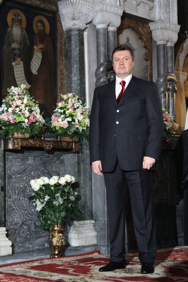 Viktor Yanukovych. Prayer. Cathedral.