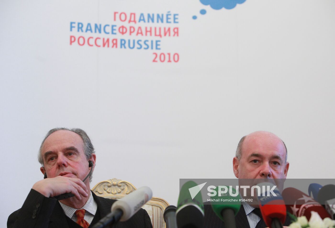 Frédéric Mitterrand holds press conference in Moscow