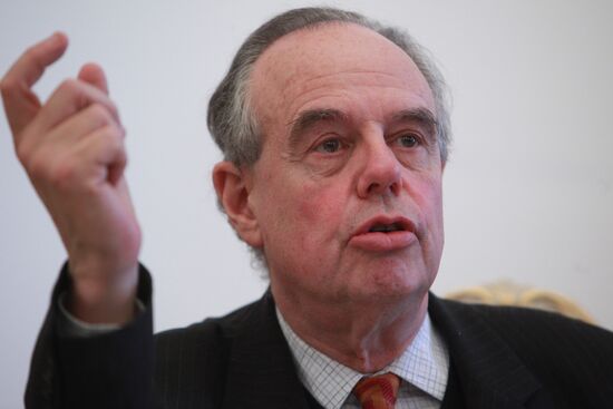 Frédéric Mitterrand holds press conference in Moscow