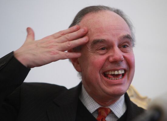 Frédéric Mitterrand holds press conference in Moscow