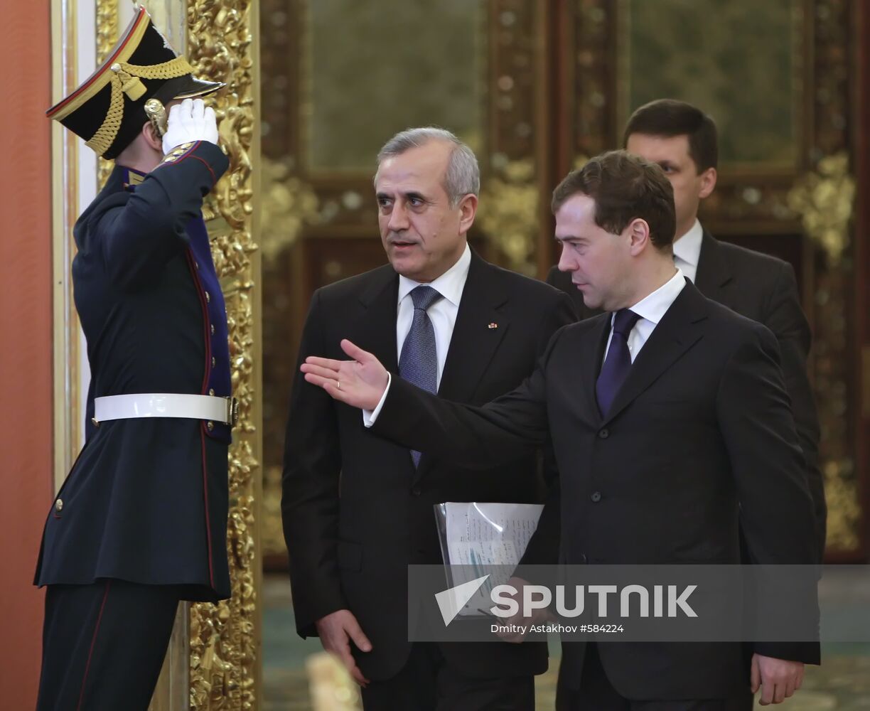 Dmitry Medvedev meets with Michel Suleiman
