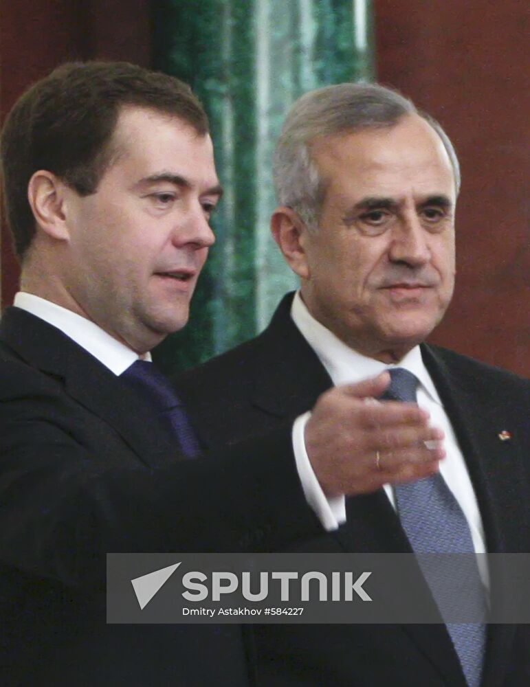 Dmitry Medvedev meets with Michel Suleiman