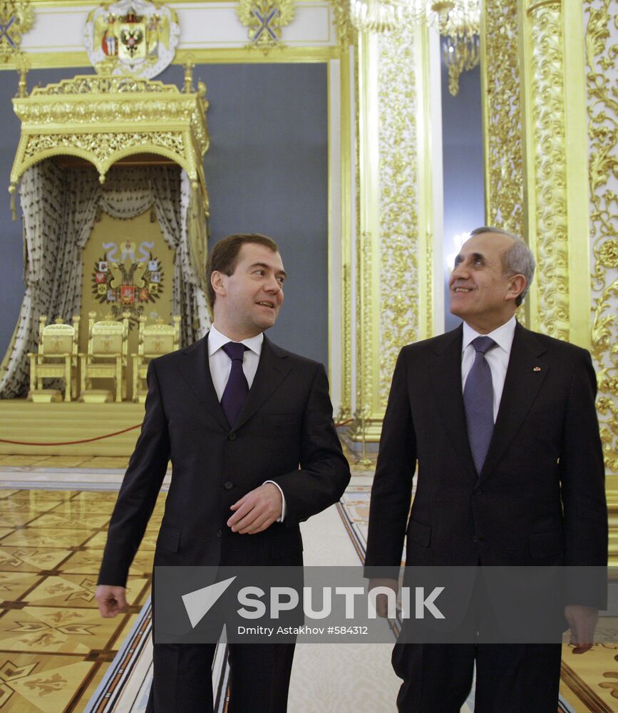 Dmitry Medvedev meets with Michel Suleiman