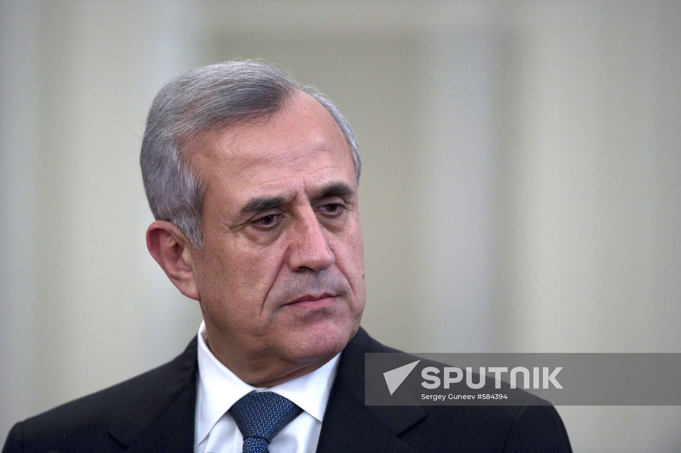 Dmitry Medvedev meets with Michel Suleiman