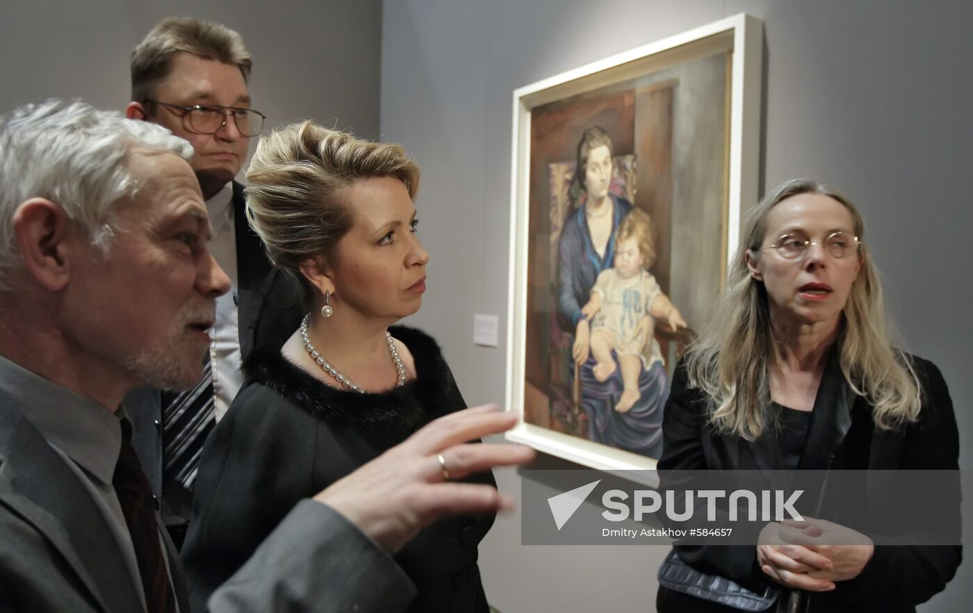 Svetlana Medvedeva attends Picasso. Moscow art exhibition