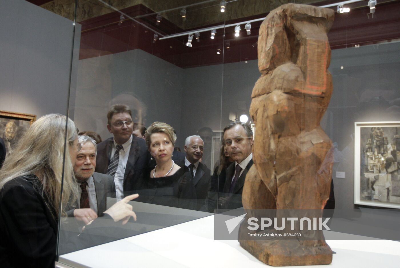 Svetlana Medvedeva attends Picasso. Moscow art exhibition