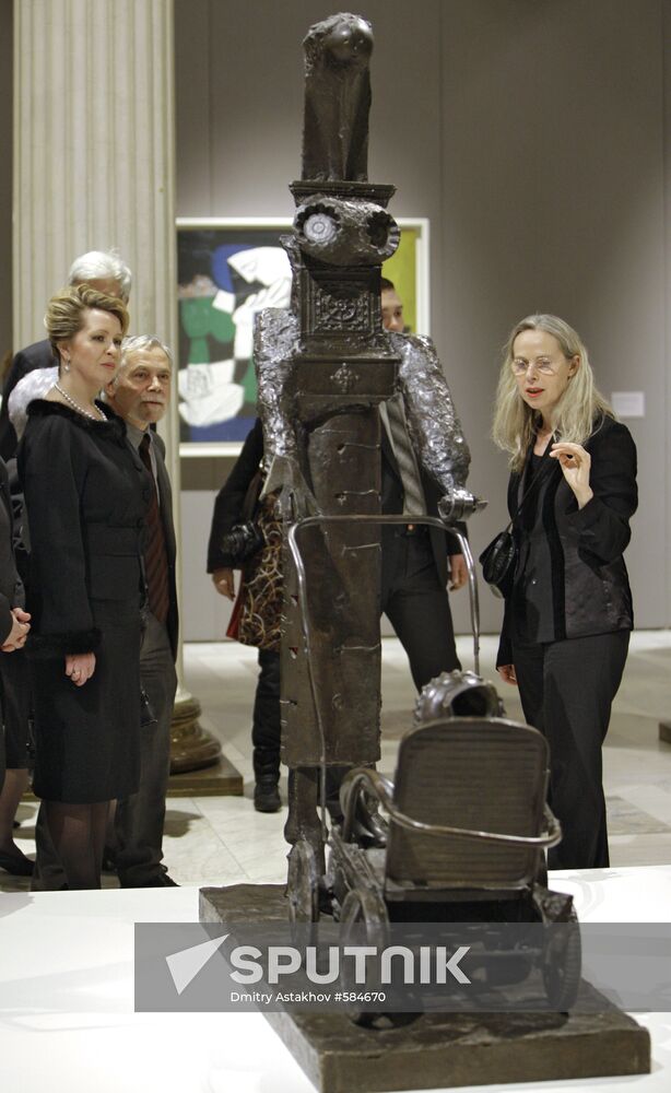 Svetlana Medvedeva attends "Picasso. Moscow" exhibition