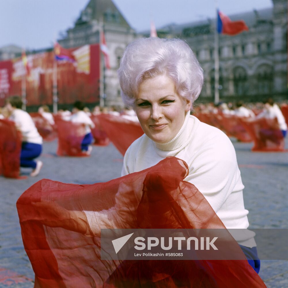 Athletic parade participant