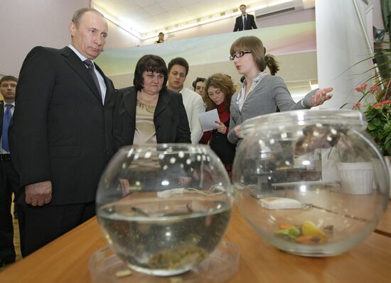 Vladimir Putin visits school in Tyumen