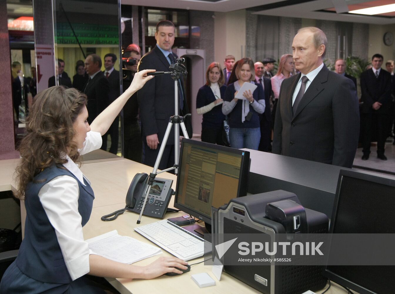 Vladimir Putin visits Tyumen Research Library
