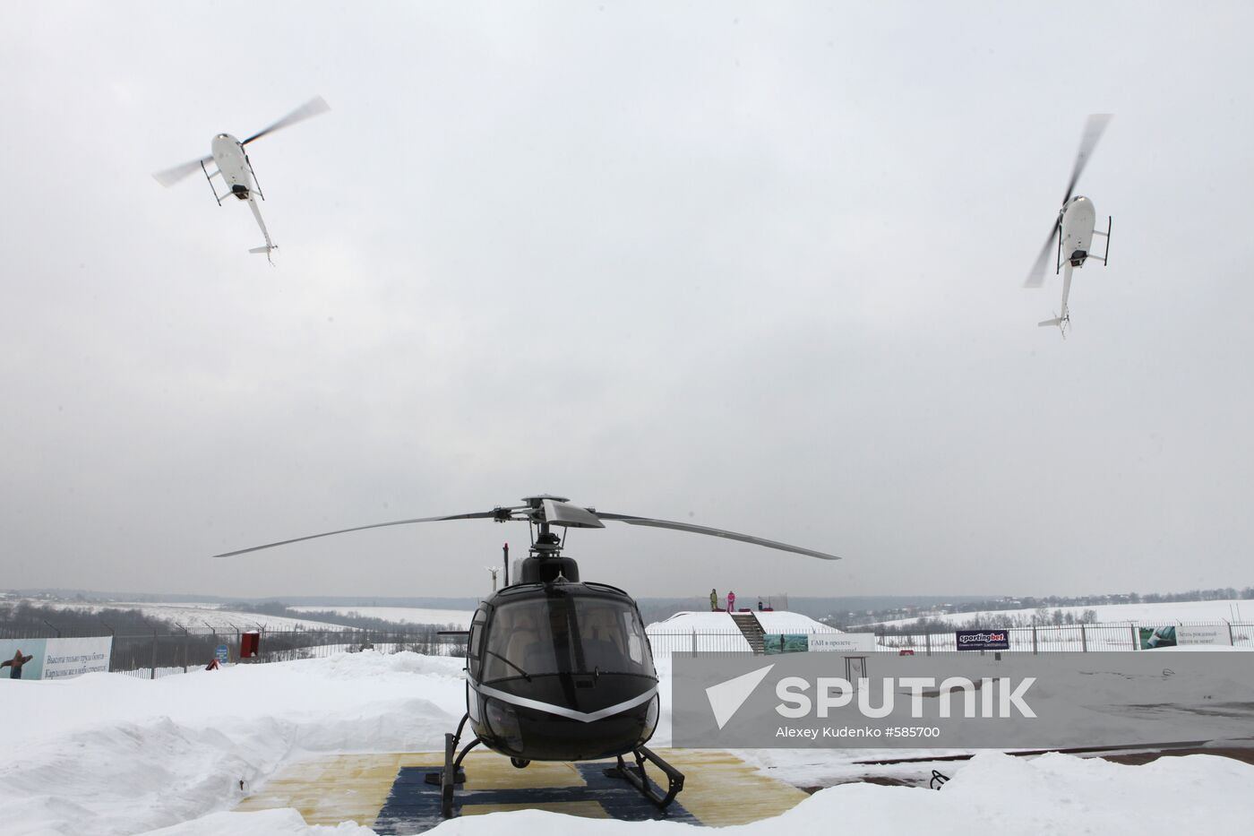 Helicopter piloting master-class at Aerosoyuz club