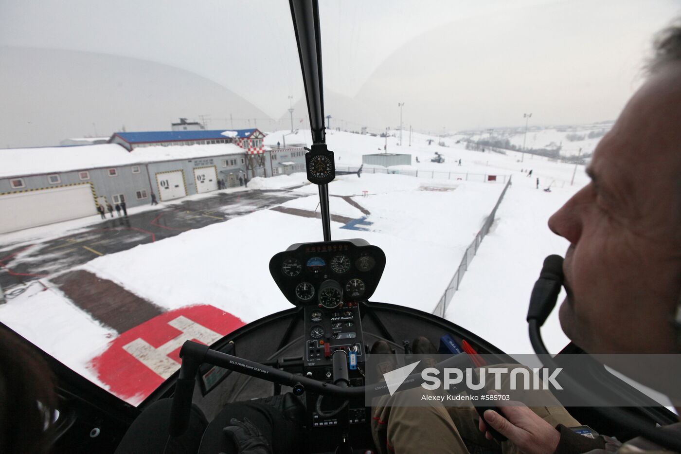 Helicopter piloting master-class at Aerosoyuz club
