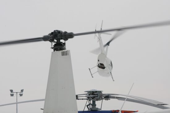 Helicopter piloting master-class at Aerosoyuz club