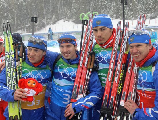 Russian biathletes win bonze in men's relay