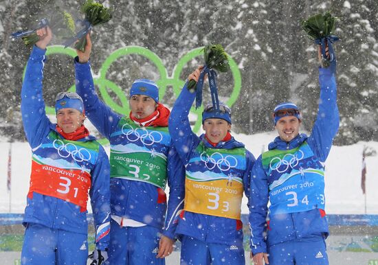 Russian biathletes win bonze in men's relay