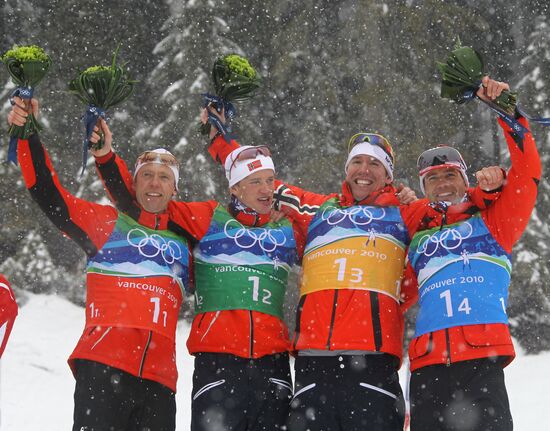 Norwegian biathletes win gold in men's relay
