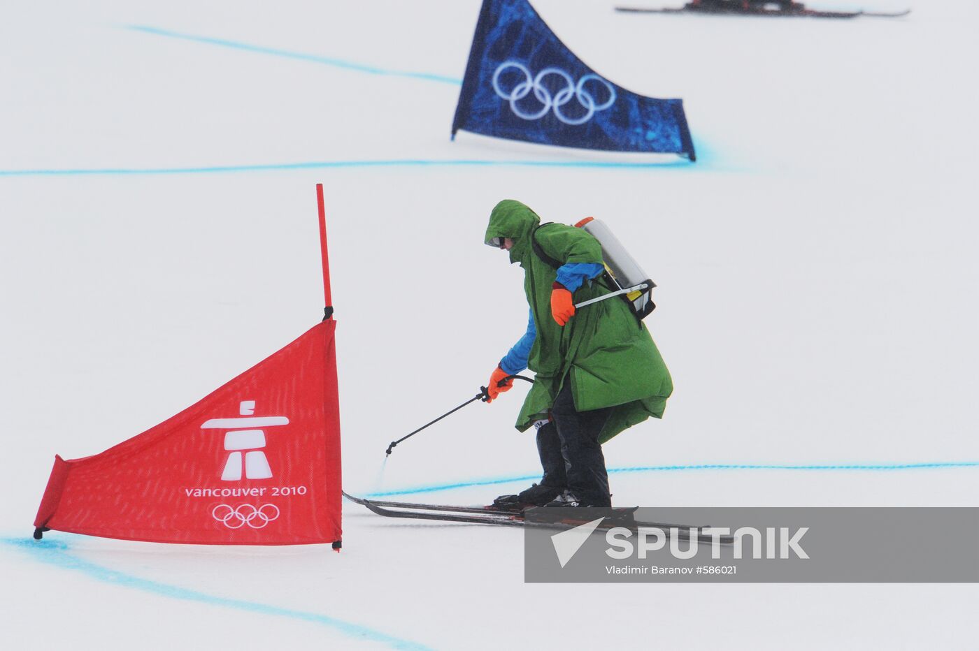 Marking ski track