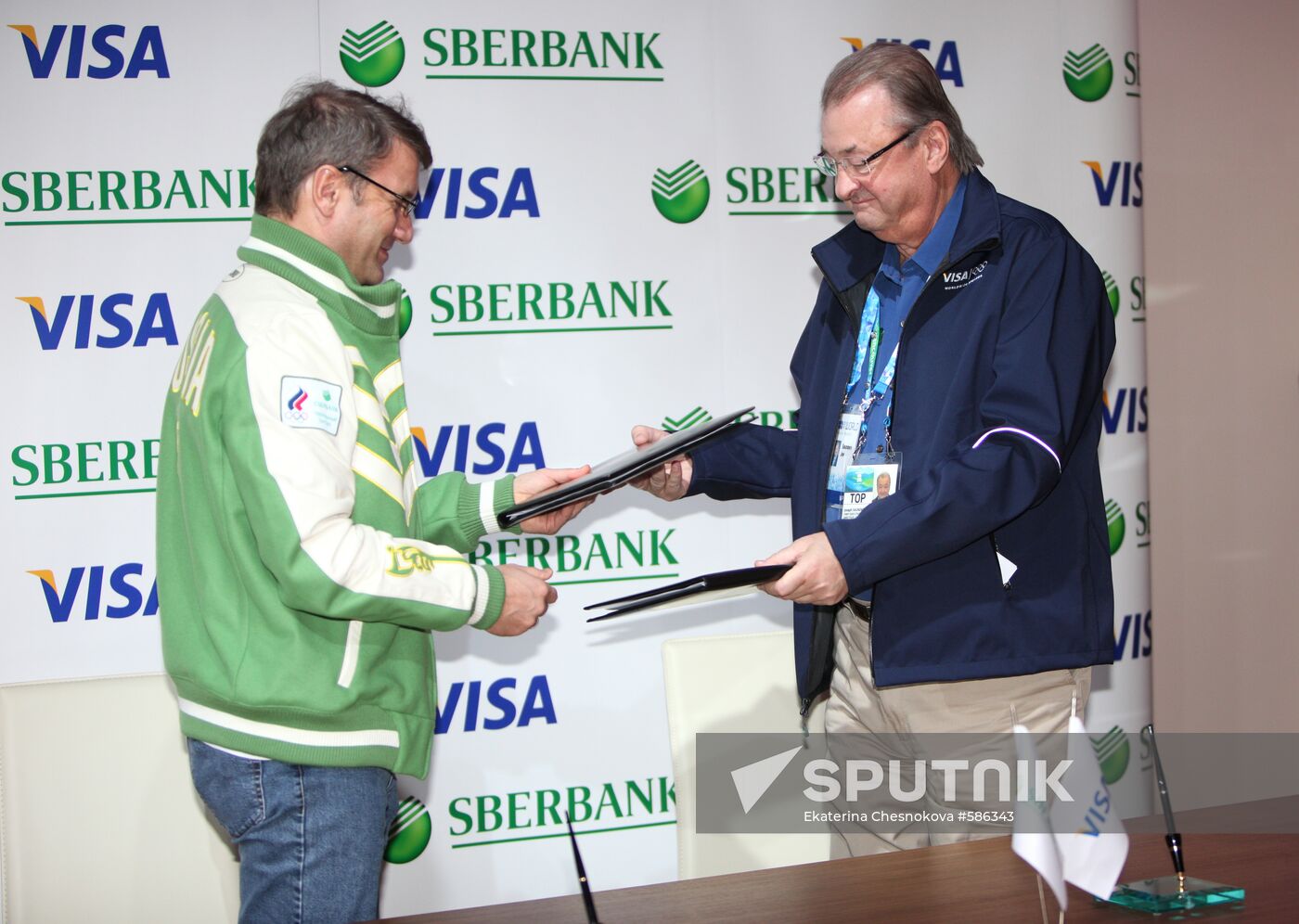 Russian Savings Bank and Visa sign cooperation agreement