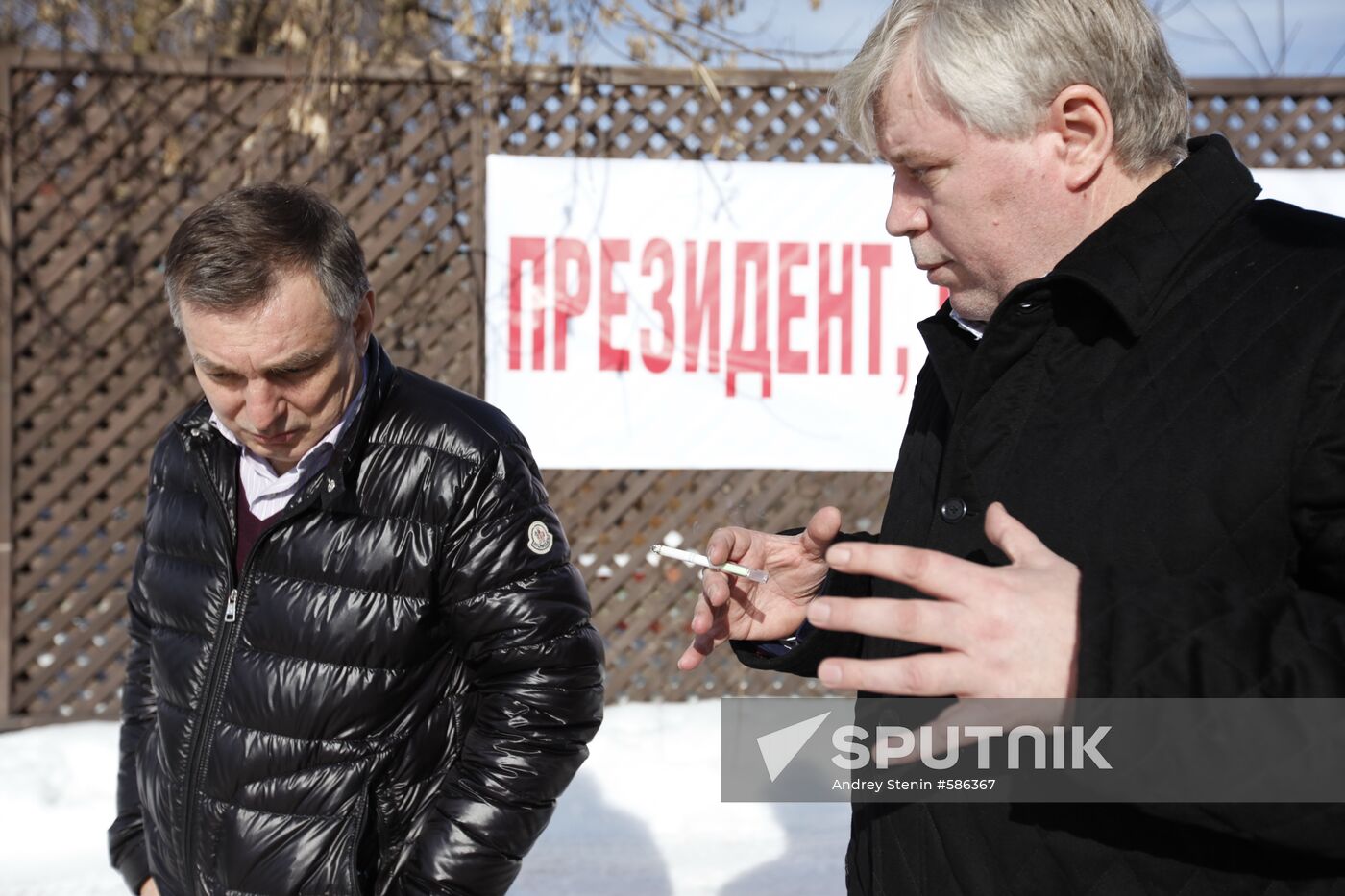 Attorney Anatoly Kucherena visits Rechnik village