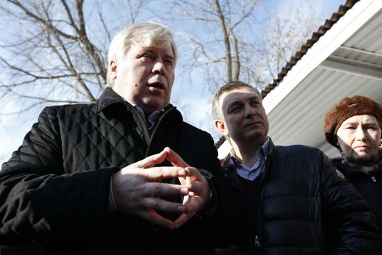 Attorney Anatoly Kucherena visits Rechnik village