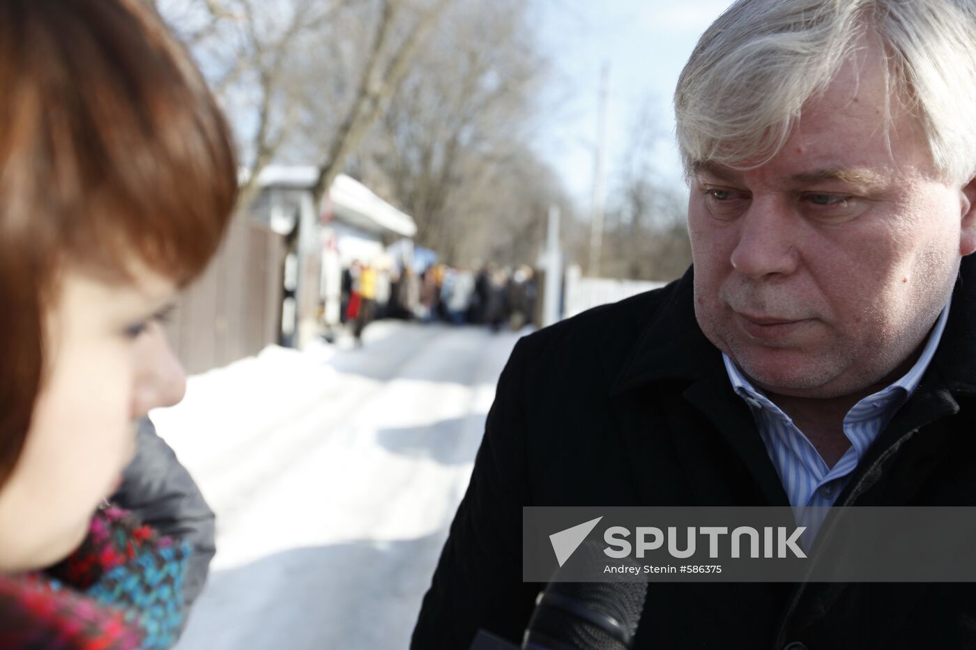 Lawyer Anatoly Kucherena visits Rechnik village